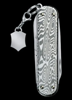 Victorinox Classic SD Brilliant Damascus -Victorinox Sales BMC 0622134.2 33746.1671193496.1280.1280 21413.1671207008