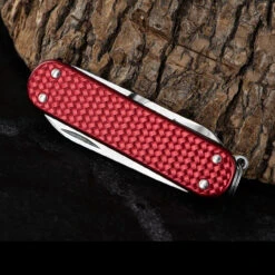 Victorinox Classic Precious Alox 25 Victorinox Classic Precious Alox -Victorinox Sales BMC 06221401G 46756.1648563199