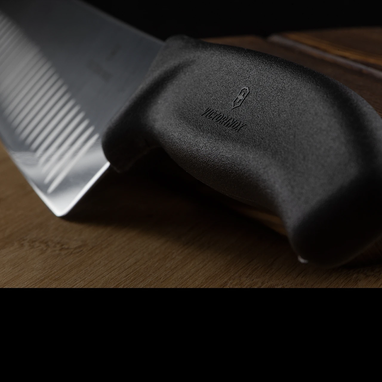 Victorinox Swiss Classic Carving Knife Fluted Edge 5 Victorinox Swiss Classic Carving Knife Fluted Edge - Image 3