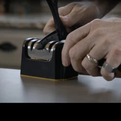 Work Sharp Pull Through Kitchen Sharpener 11 Work Sharp Pull Through Kitchen Sharpener -Victorinox Sales K09DX296det2 27005.1651753805