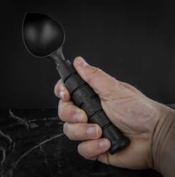 Ka-Bar Dessert Destroyer Ice Cream Scoop 9 Ka-Bar Dessert Destroyer Ice Cream Scoop -Victorinox Sales KA9928det2 39871.1623937640.1280.1280 12795.1686662661